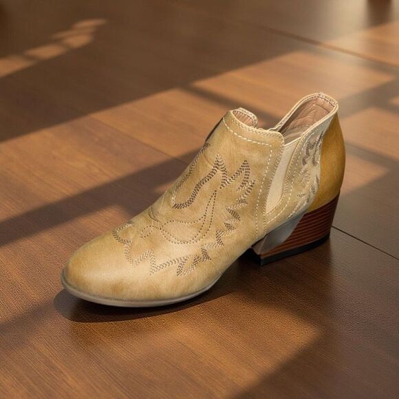 NWOB GLOBALWIN Camel Pull On Ankle Boots The Western Cowboy Cowgirl Boots 9.5 - Picture 1 of 7